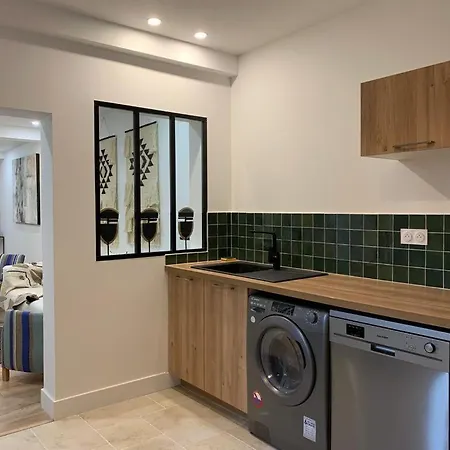 Maison Porte Du Bouchon : Jacuzzi Spa Privatif ! Villa Troyes