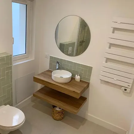 Maison Porte Du Bouchon : Jacuzzi Spa Privatif ! Villa Troyes